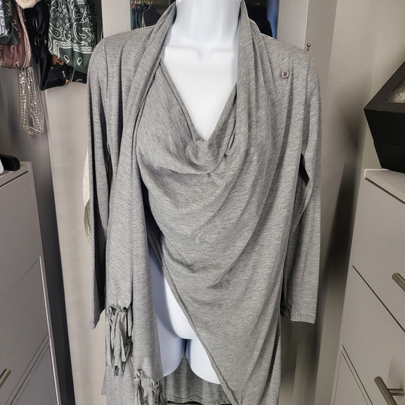 One piece wrap top - Picture 3 of 3